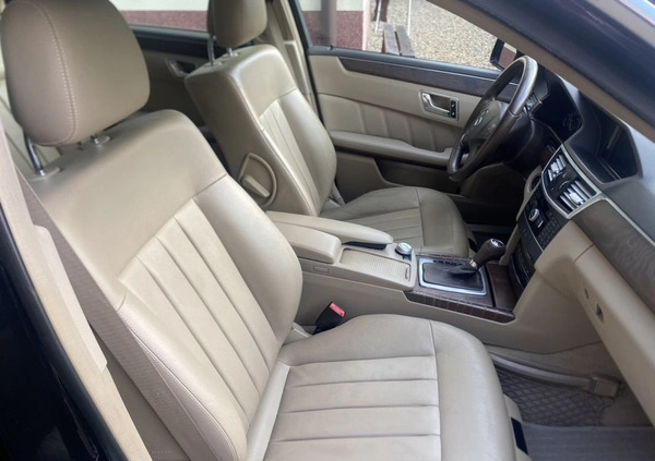 Mercedes-Benz Klasa E cena 38800 przebieg: 285000, rok produkcji 2011 z Mława małe 529